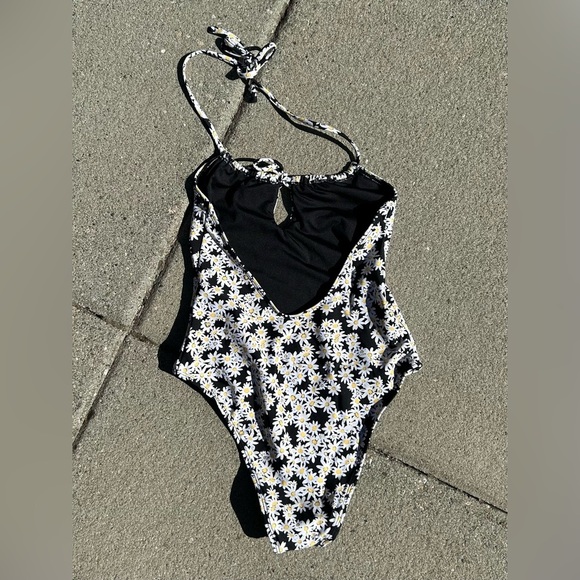 Topshop Keyhole Daisy One Piece Halter Swim Suit - Picture 4 of 4